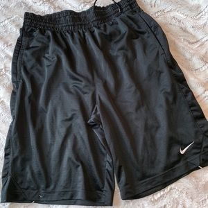 Nike men’s shorts size L